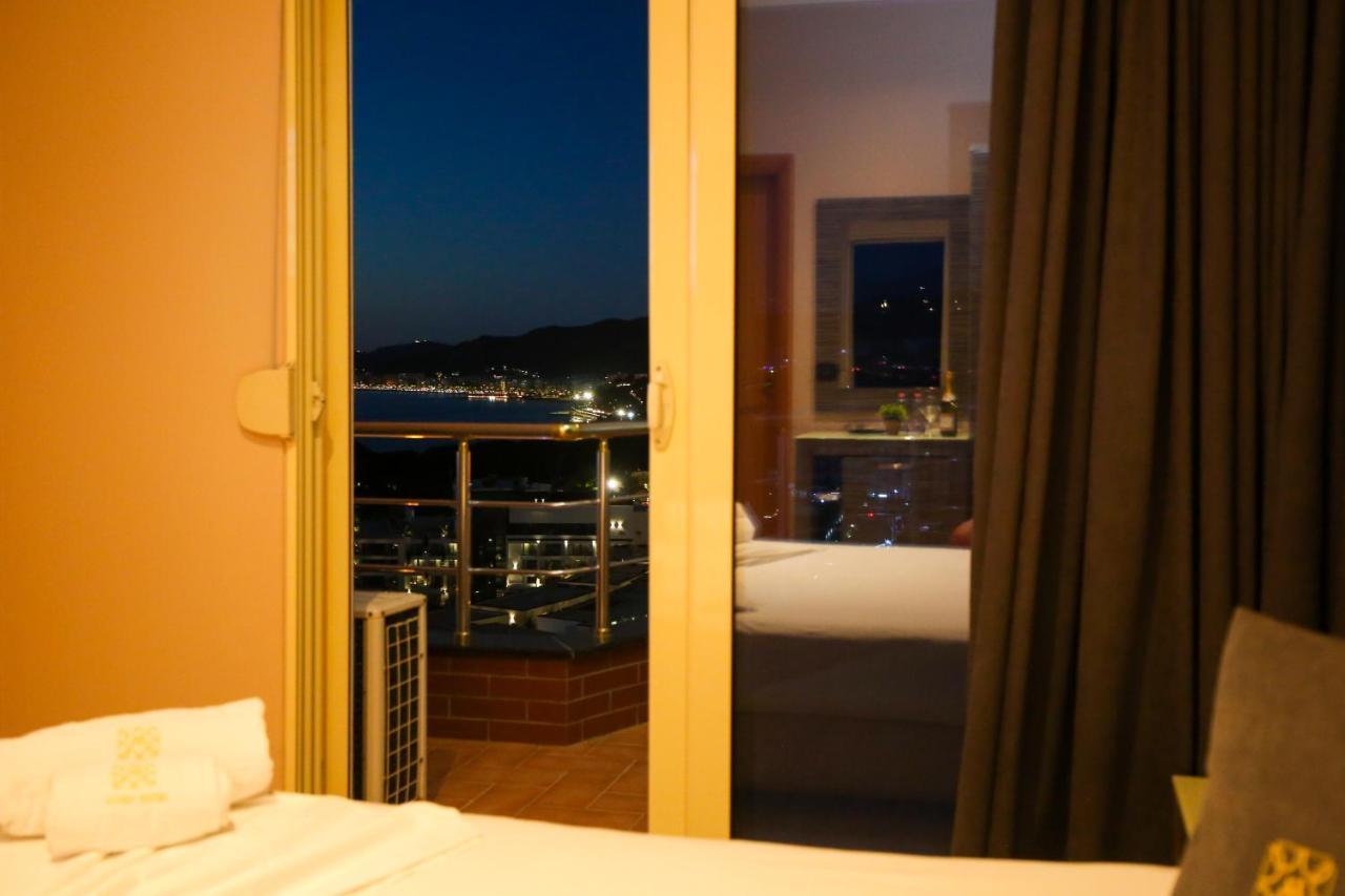 Suite con 2 Camere da Letto e Vista Mare