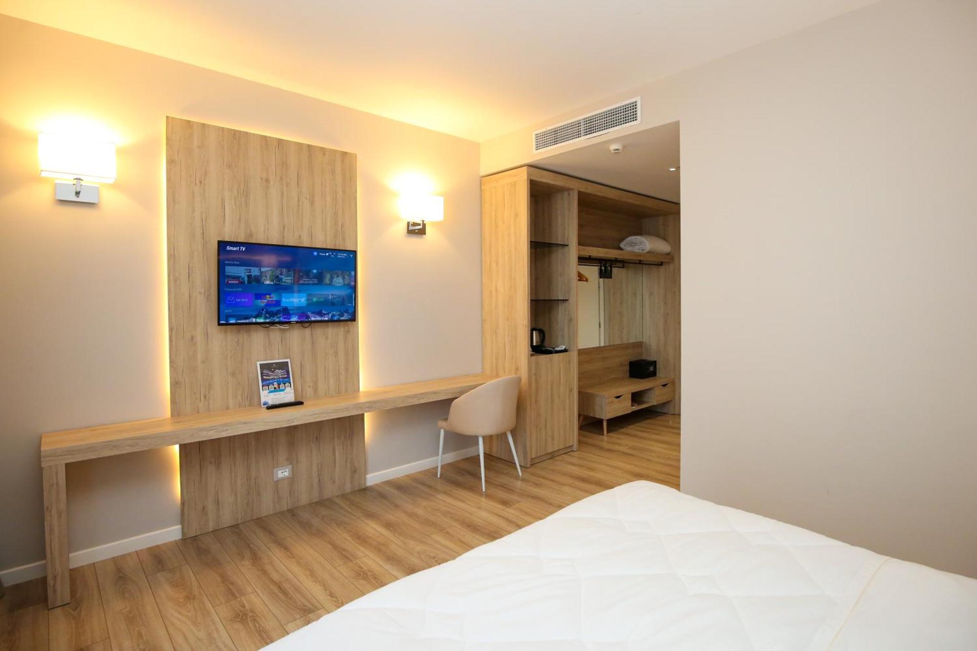 Double Room,1546387522:JPEG